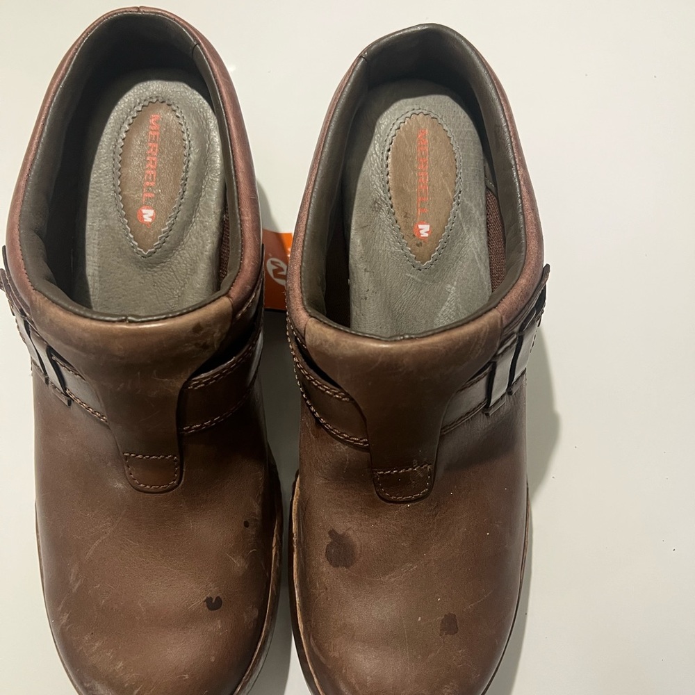 Merrell women’s clogs